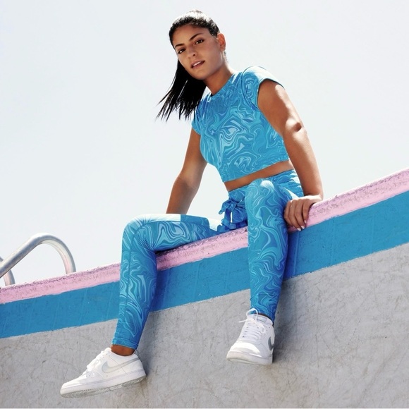 EleVen By Venus Williams | Wrapped Cropped Tee In Arctic Blue Marble | S - Picture 3 of 9